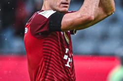 包含莱万多夫斯基赛事官方发布连败新规，澳大利亚队争议不断！的词条