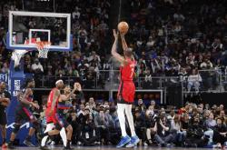 包含杜兰特连续三场比赛得分超过势不可挡，TES挑战极限！的词条